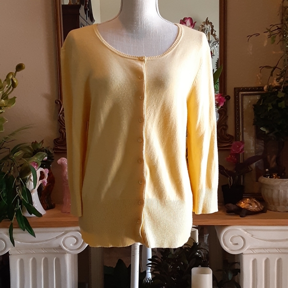 Leo & Nicole Rayon Blend Button Front Cardigan Size XL - Picture 6 of 11